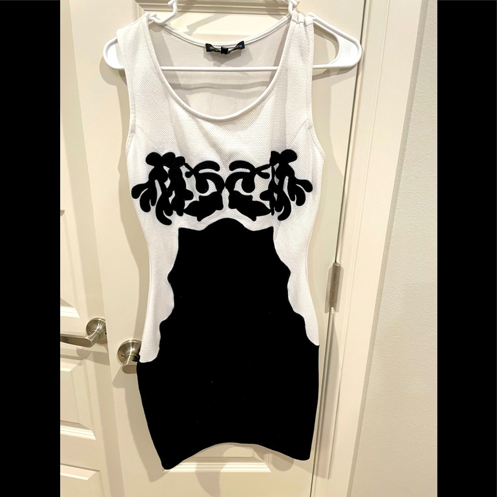 Symphony Dress, Small. Formal wear.